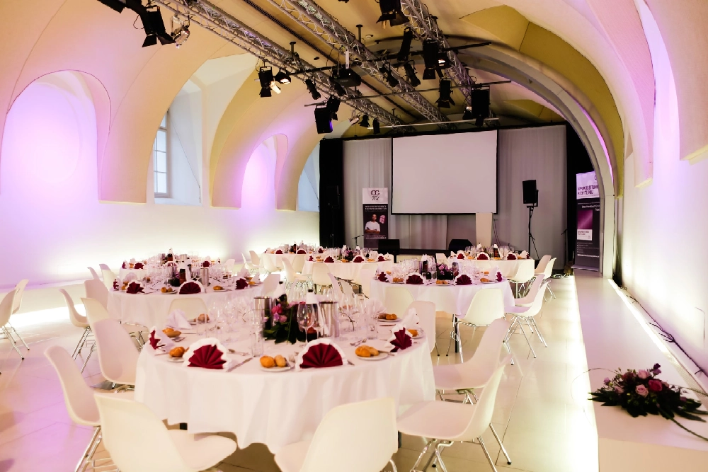 Tischdekoration im MuseumsQuartier Wien Eventraum