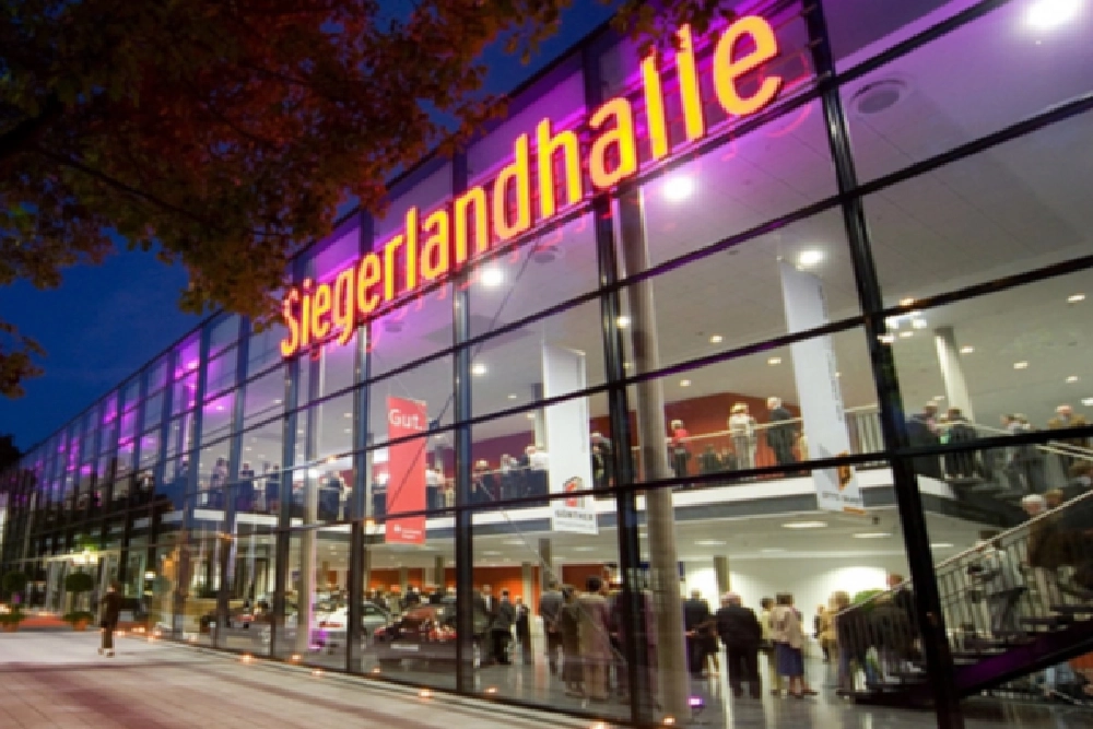csm_Siegerlandhalle in der Nacht